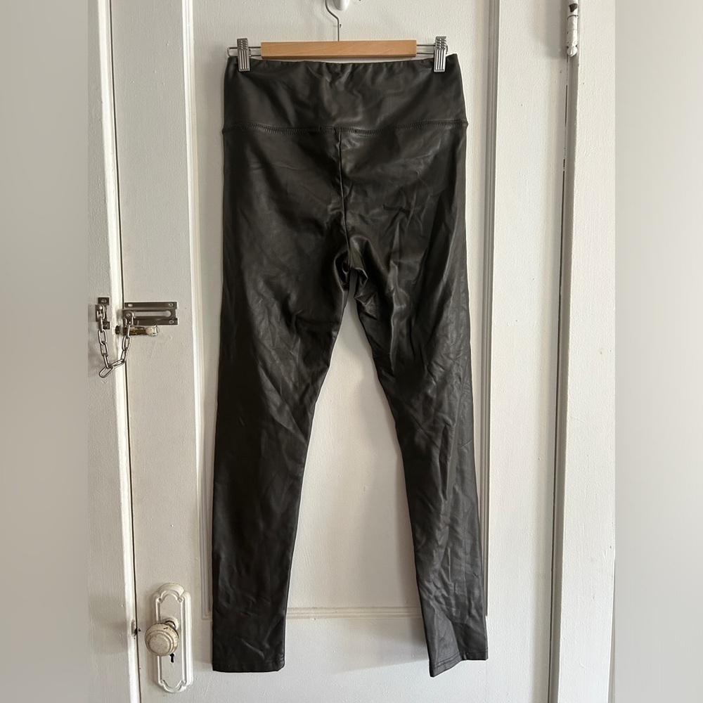 Bagatelle NYC Women’s Medium faux vegan black leather pants straight leg - Picture 3 of 7